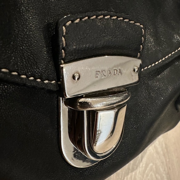 Vintage Prada purse with certificate of authenticity - Picture 4 of 8